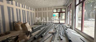MALSH Realty & Property - Local commercial - Carré de Soie / Grand Clément / Bel Air - Villeurbanne - 1