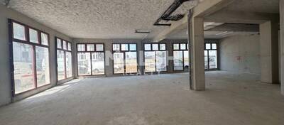 MALSH Realty & Property - Local commercial - Carré de Soie / Grand Clément / Bel Air - Villeurbanne - 3
