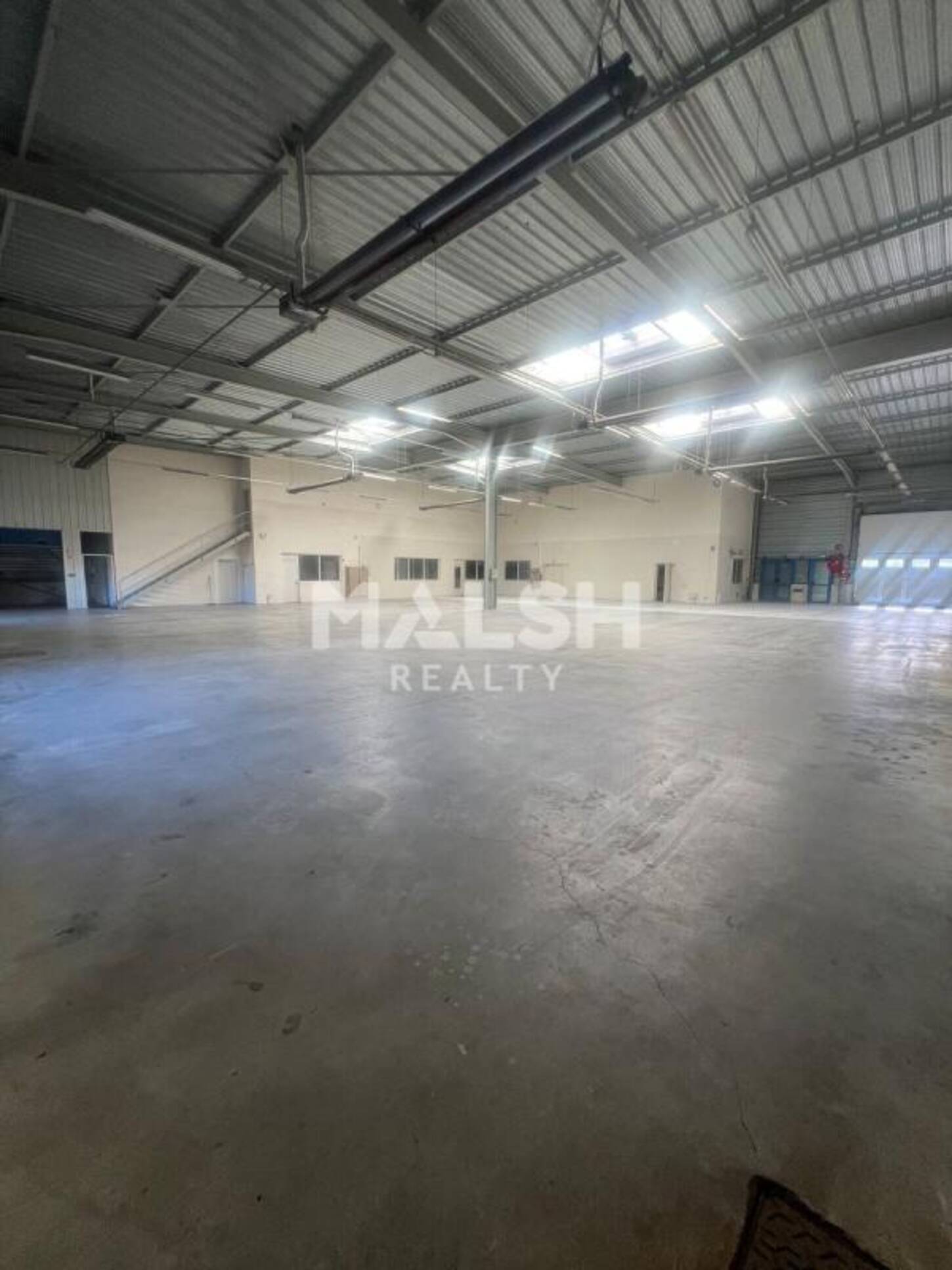 MALSH Realty & Property - Local d'activités - Lyon EST (St Priest /Mi Plaine/ A43 / Eurexpo) - Chassieu - 2