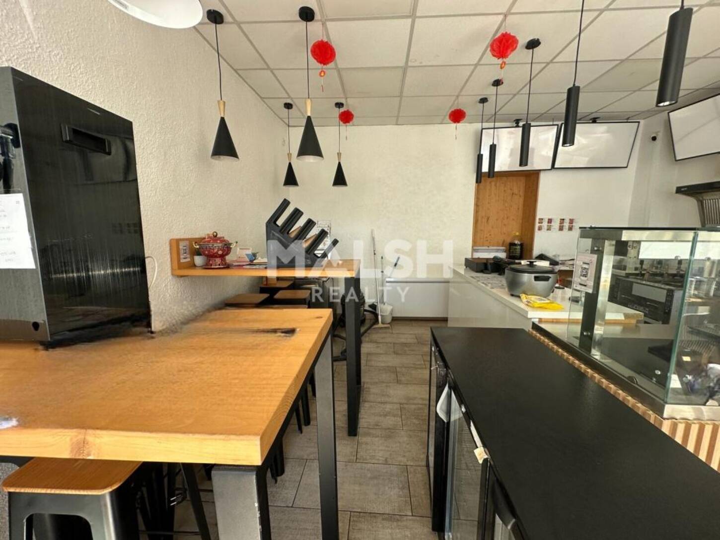 MALSH Realty & Property - Local commercial - Lyon Nord Ouest (Techlid / Monts d'Or) - Écully - 2