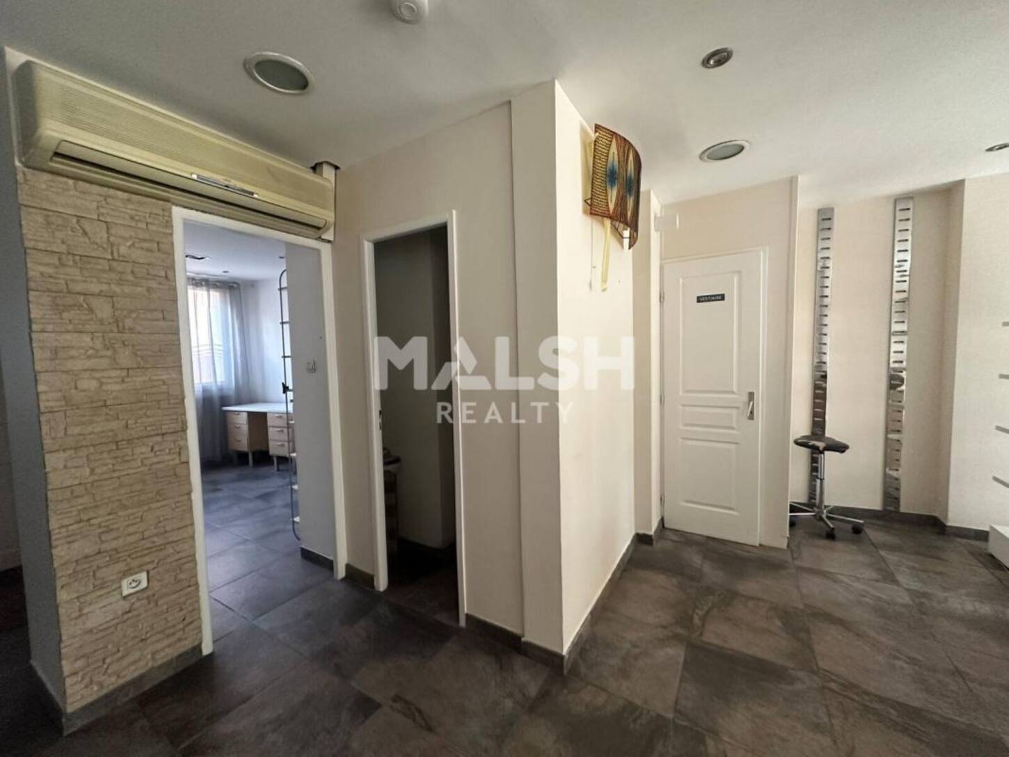 MALSH Realty & Property - Local commercial - Lyon Nord Est (Rhône Amont) - Villeurbanne - 2