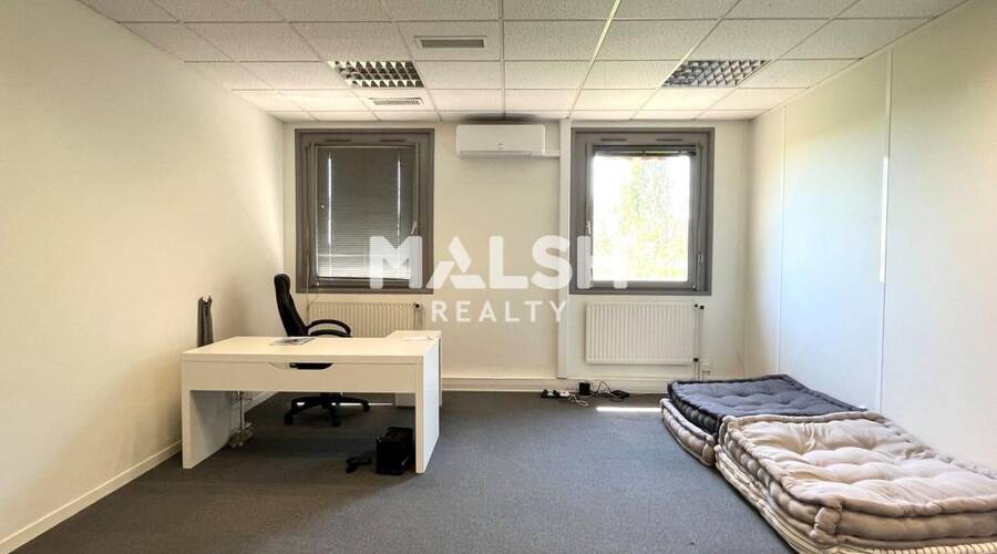 MALSH Realty & Property - Bureau - Extérieurs NORD (Villefranche / Belleville) - Limas - 3