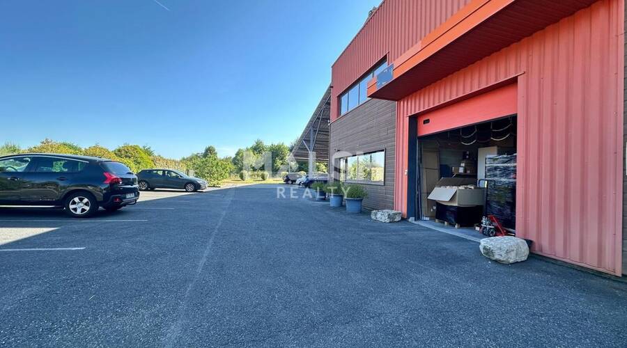 MALSH Realty & Property - Local d'activités - Extérieurs NORD (Villefranche / Belleville) - Theizé - 1