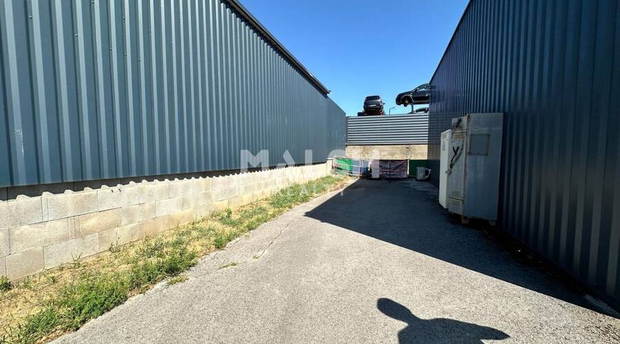 MALSH Realty & Property - Local d'activités - Extérieurs NORD (Villefranche / Belleville) - Guéreins - 13