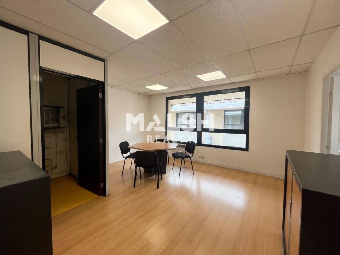 MALSH Realty & Property - Bureau - Extérieurs NORD (Villefranche / Belleville) - Limas - 2