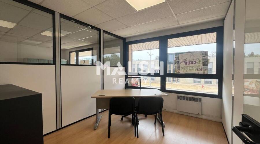 MALSH Realty & Property - Bureau - Extérieurs NORD (Villefranche / Belleville) - Limas - 4