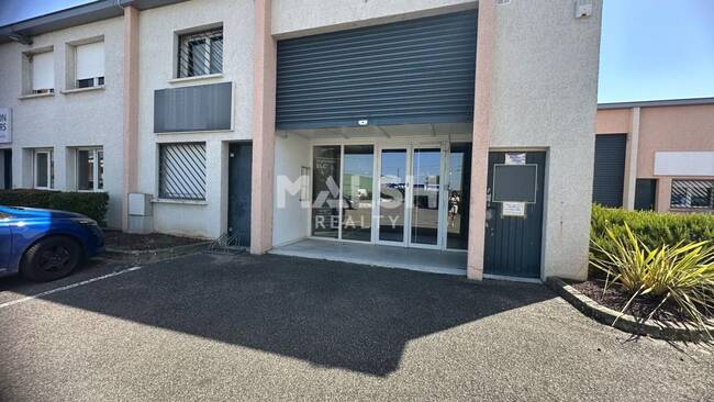 MALSH Realty & Property - Local d'activités - Lyon Nord Est (Rhône Amont) - Décines-Charpieu - 1