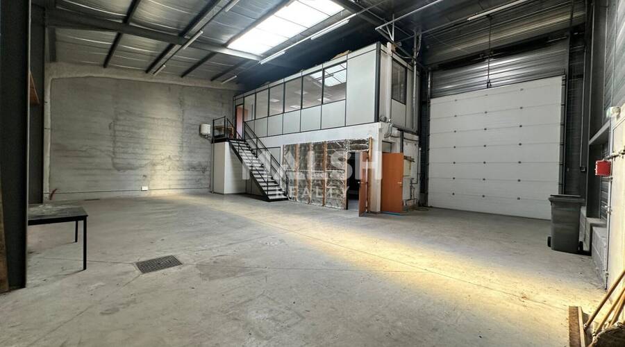 MALSH Realty & Property - Local d'activités - Lyon Nord Est (Rhône Amont) - Décines-Charpieu - 1