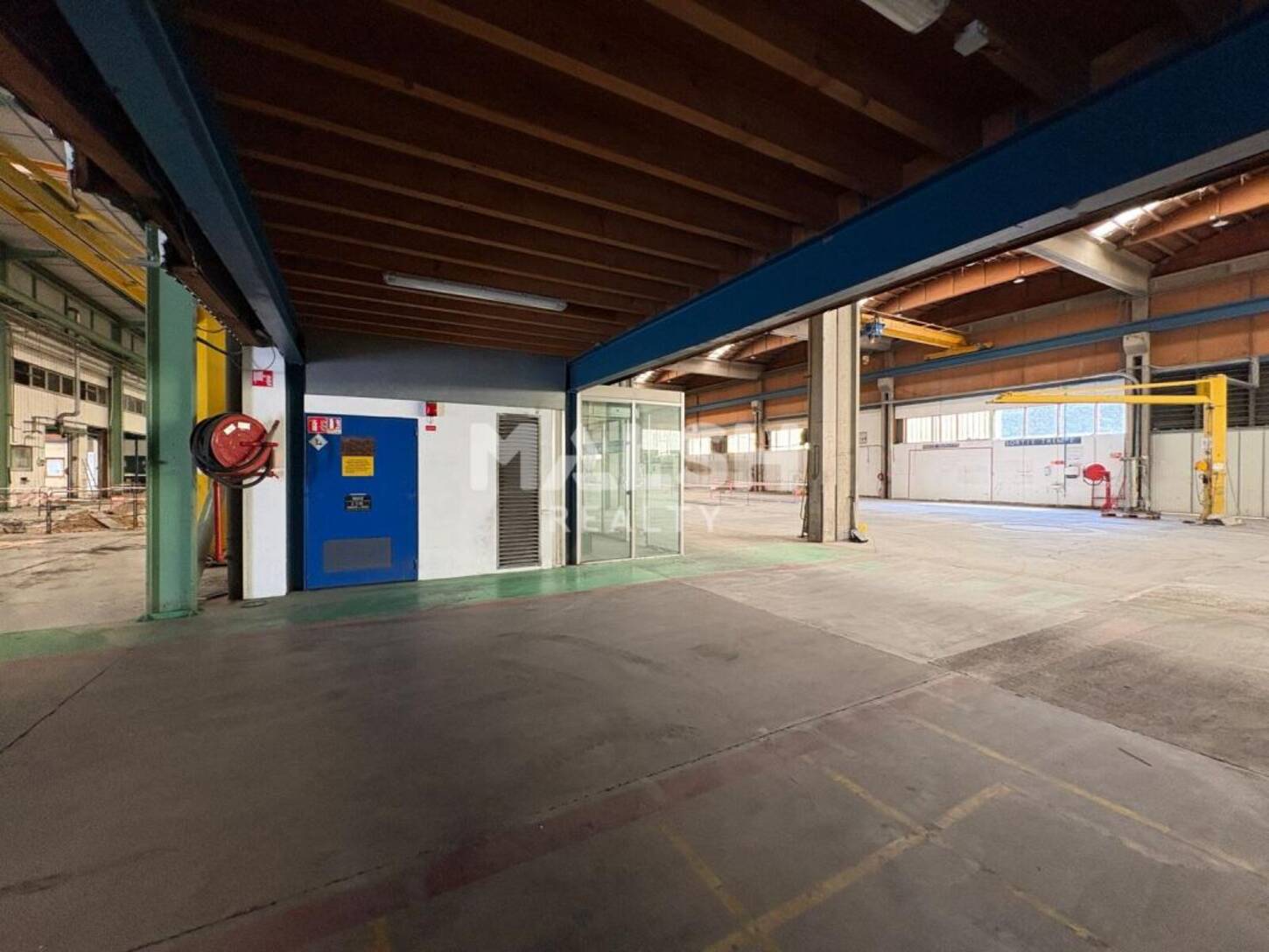 MALSH Realty & Property - Local d'activités - Lyon EST (St Priest /Mi Plaine/ A43 / Eurexpo) - Saint-Priest - 2