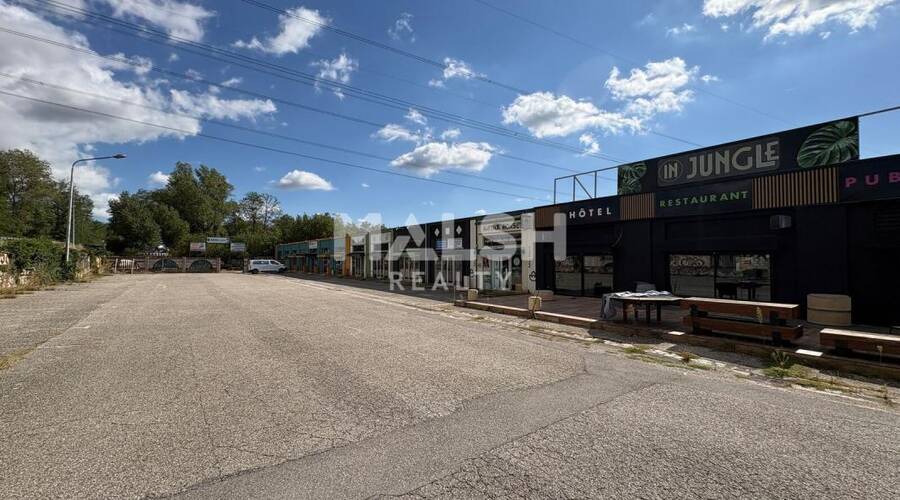 MALSH Realty & Property - Local commercial - Extérieurs OUEST (Tarare / Arbresle) - Chassagny - 1