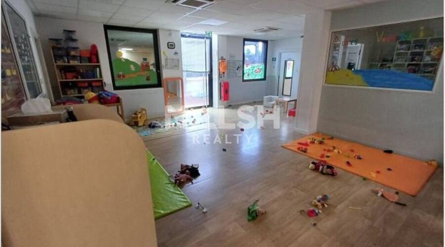 MALSH Realty & Property - Local commercial - Carré de Soie / Grandclément / Bel Air - Vaulx-en-Velin - 3