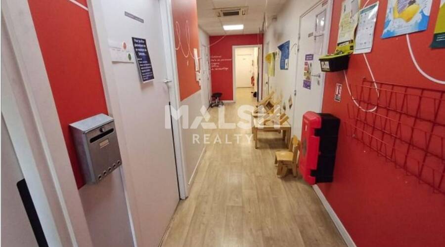 MALSH Realty & Property - Local commercial - Carré de Soie / Grandclément / Bel Air - Vaulx-en-Velin - 9