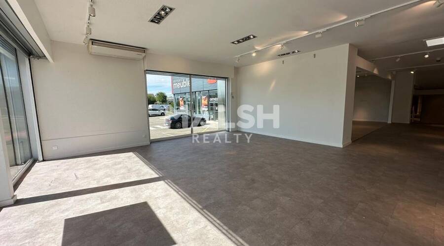 MALSH Realty & Property - Local commercial - Lyon EST (St Priest /Mi Plaine/ A43 / Eurexpo) - Saint-Priest - 2