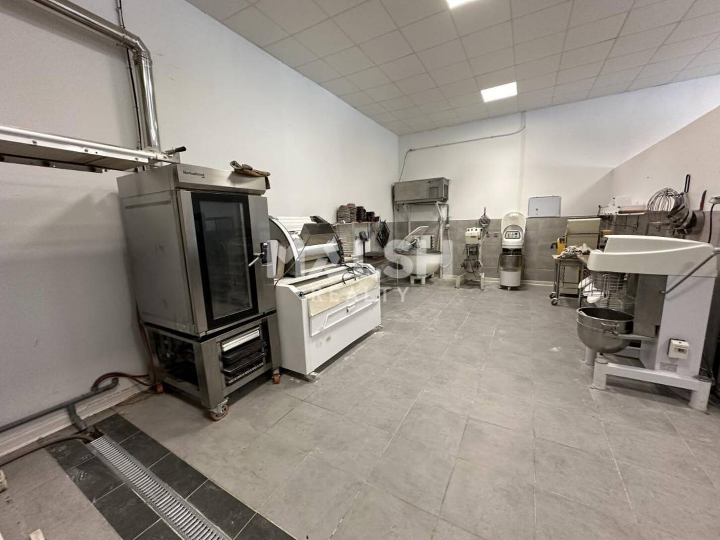 MALSH Realty & Property - Local commercial - Extérieurs SUD  (Vallée du Rhône) - Auberives-sur-Varèze - 2