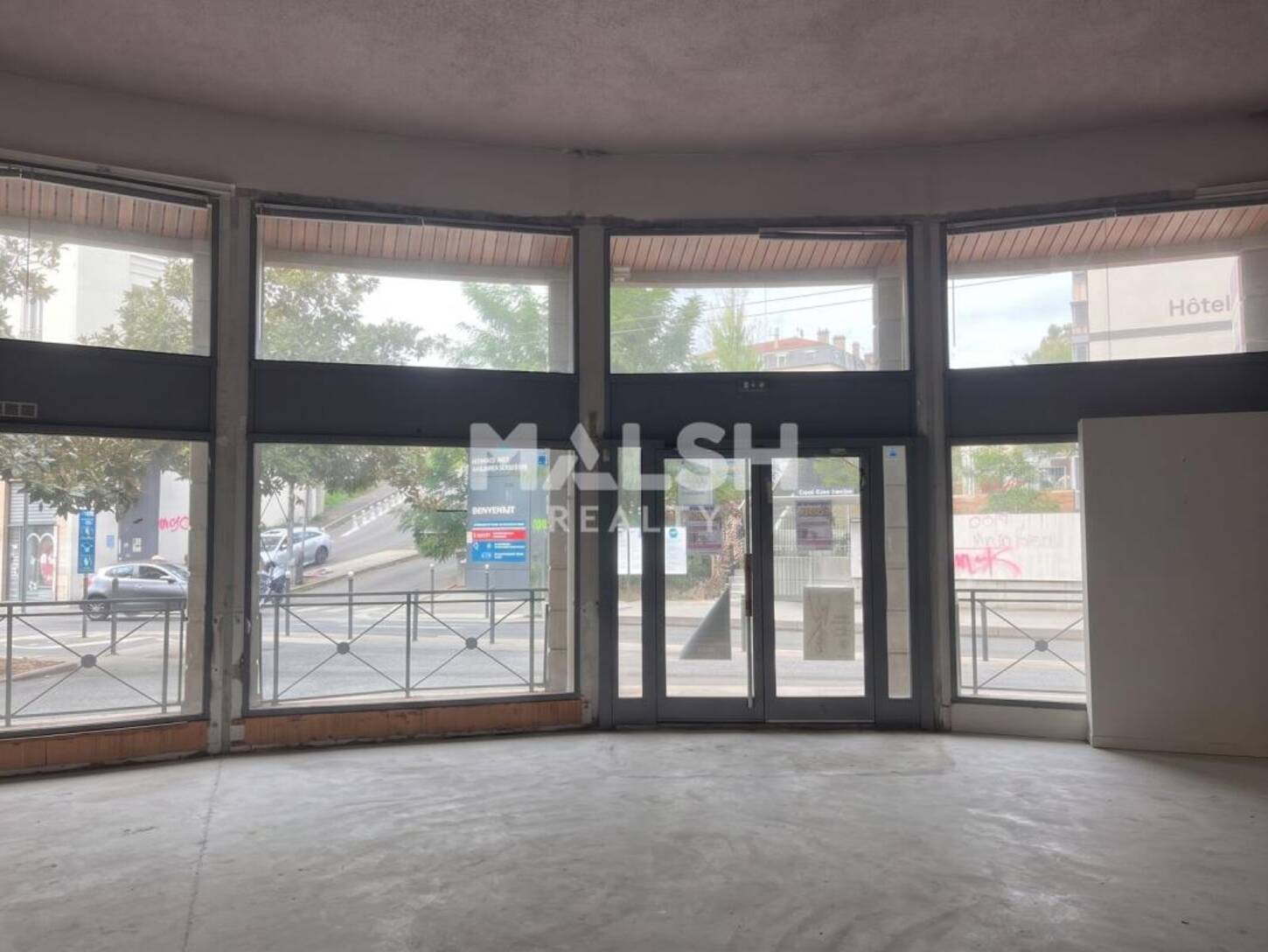 MALSH Realty & Property - Local commercial - Val de Saône - Caluire-et-Cuire - 2