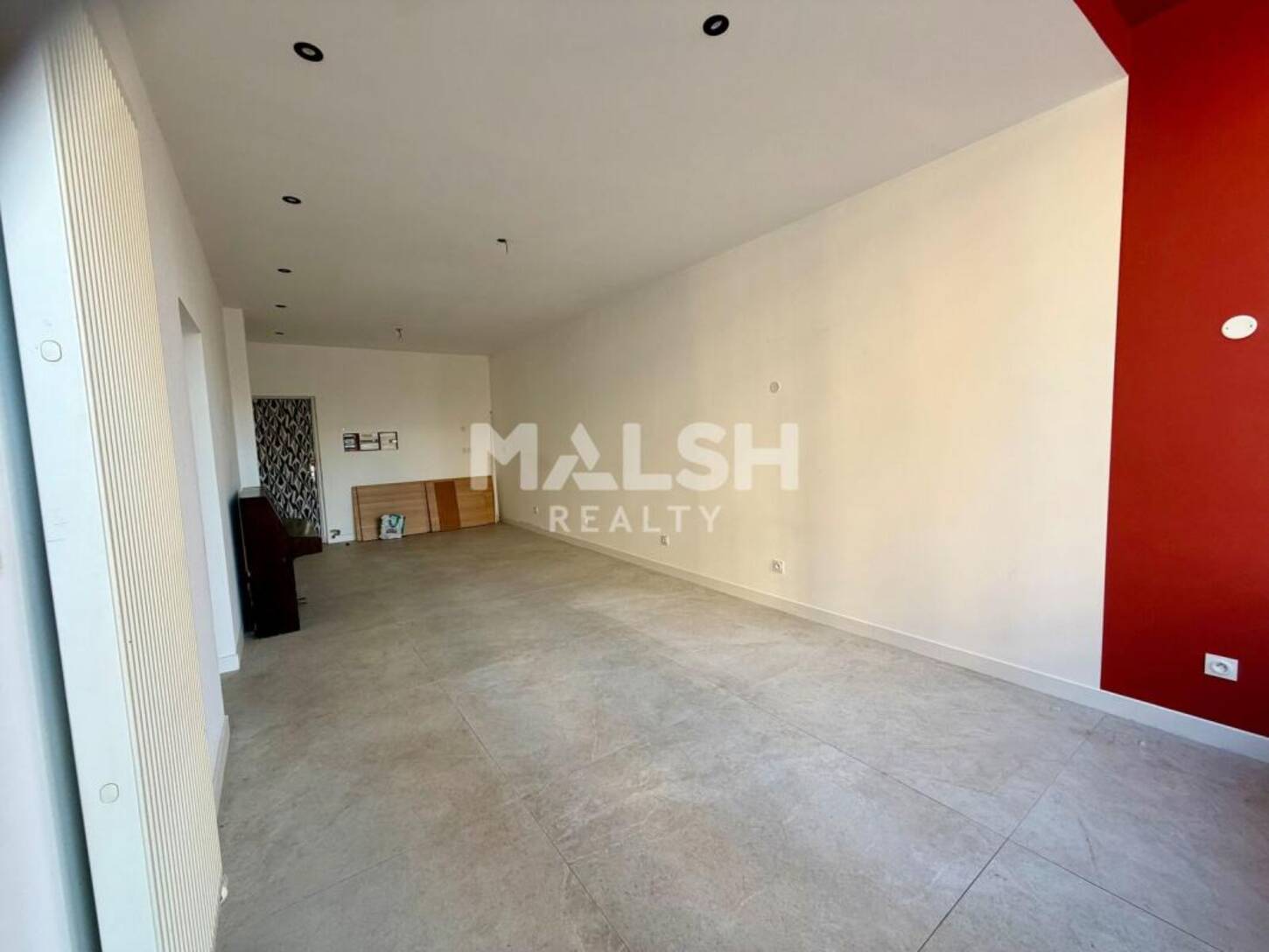 MALSH Realty & Property - Local commercial - Évian-les-Bains - 2