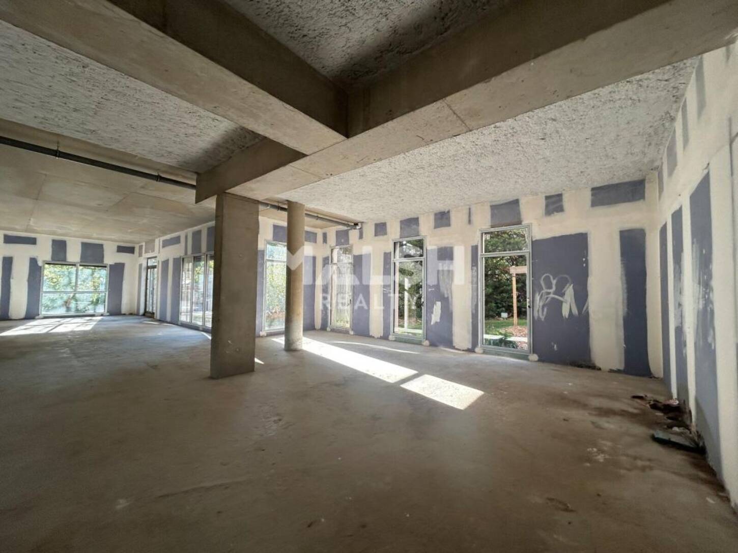 MALSH Realty & Property - Local commercial - Lyon Sud Ouest - Saint-Genis-Laval - 2