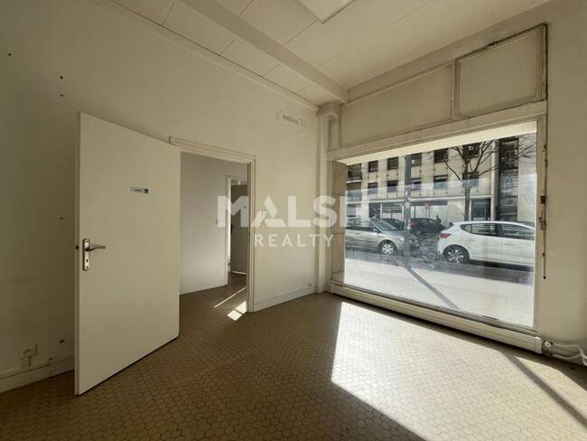 MALSH Realty & Property - Local commercial - Carré de Soie / Grandclément / Bel Air - Villeurbanne - 1