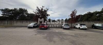 MALSH Realty & Property - Local d'activités - Carré de Soie / Grandclément / Bel Air - Villeurbanne - 9