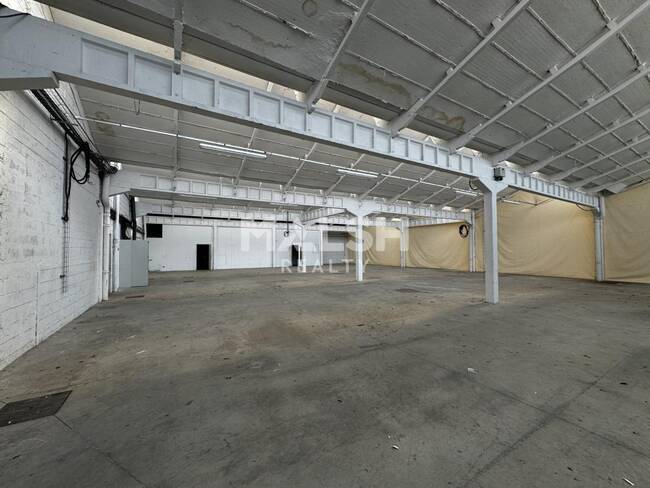 MALSH Realty & Property - Local d'activités - Lyon Nord Est (Rhône Amont) - Décines-Charpieu - 1