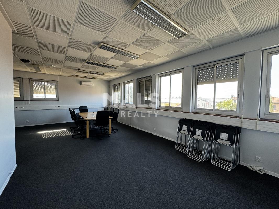 MALSH Realty & Property - Local d'activités - Lyon Nord Est (Rhône Amont) - Décines-Charpieu - 10