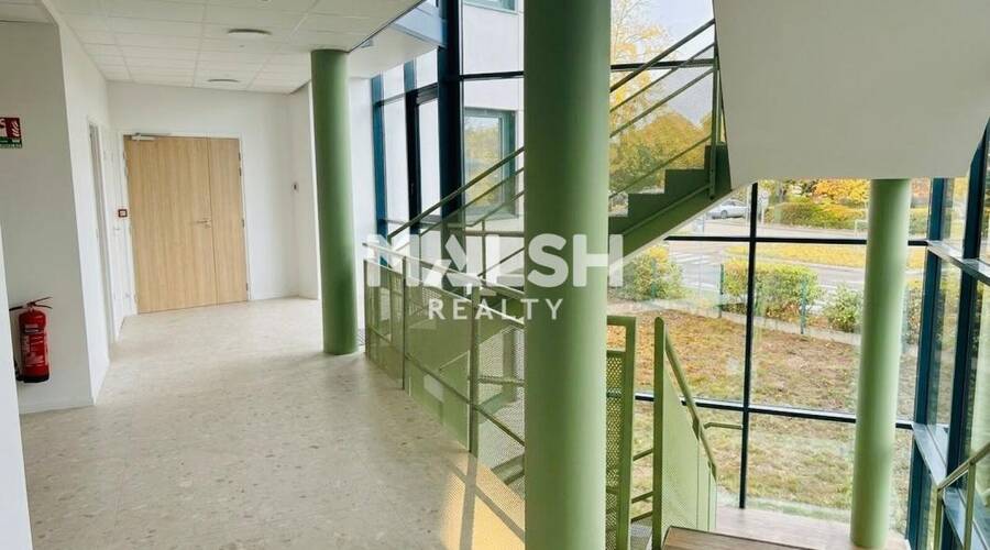 MALSH Realty & Property - Bureau - Lyon Nord Ouest (Techlid / Monts d'Or) - Écully - 13