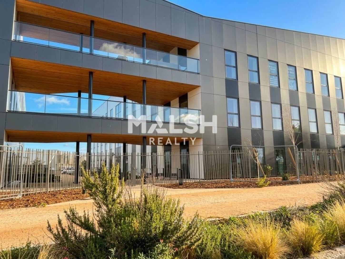MALSH Realty & Property - Bureau - Lyon EST (St Priest /Mi Plaine/ A43 / Eurexpo) - Genas - 2