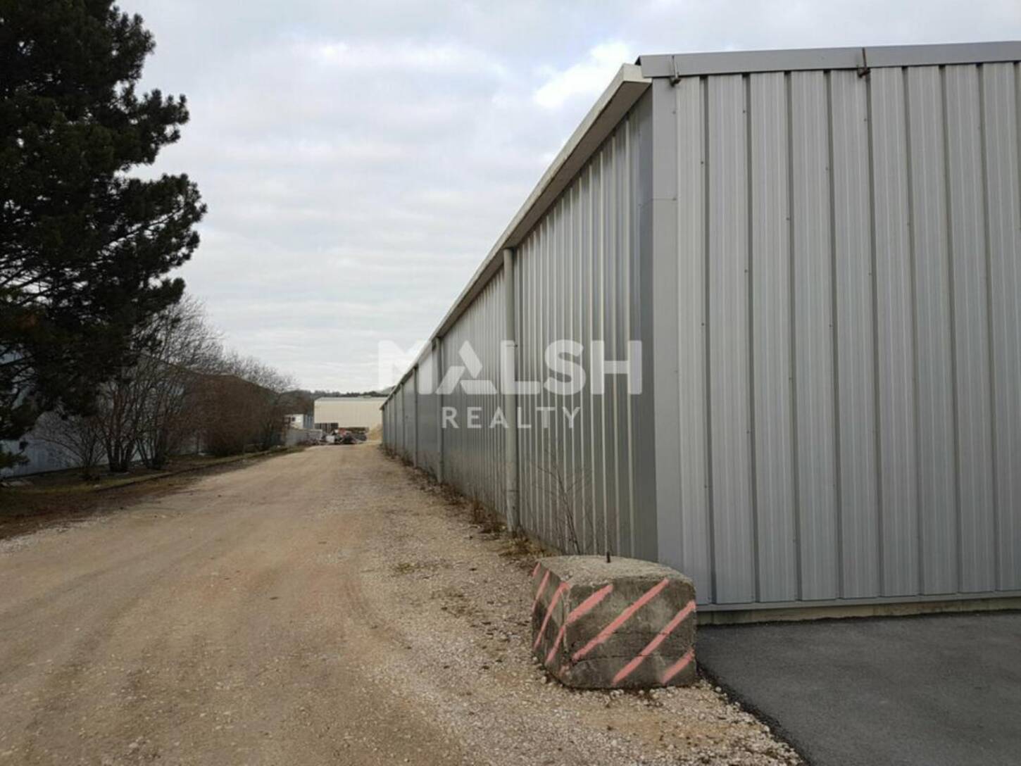 MALSH Realty & Property - Local d'activités - Brion - 2