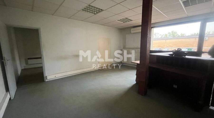 MALSH Realty & Property - Local commercial - Extérieurs NORD (Villefranche / Belleville) - Limas - 11
