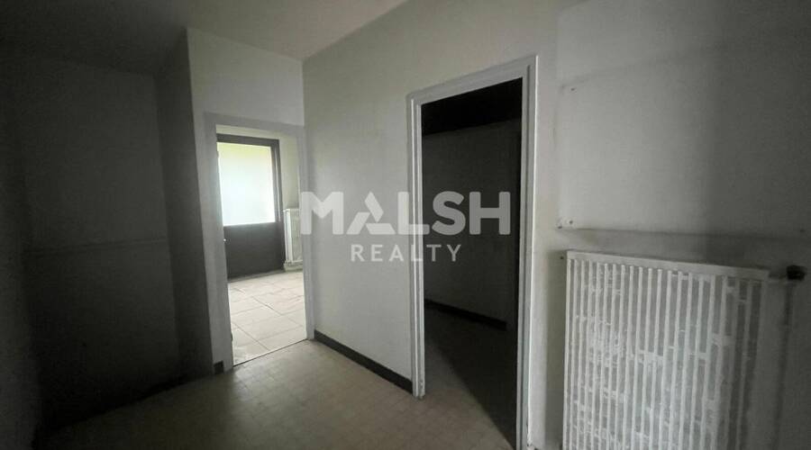MALSH Realty & Property - Local commercial - Extérieurs NORD (Villefranche / Belleville) - Limas - 12