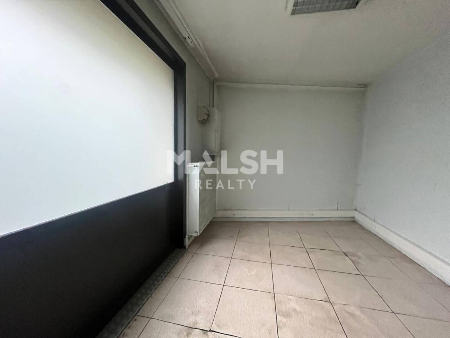 MALSH Realty & Property - Local commercial - Extérieurs NORD (Villefranche / Belleville) - Limas - 2