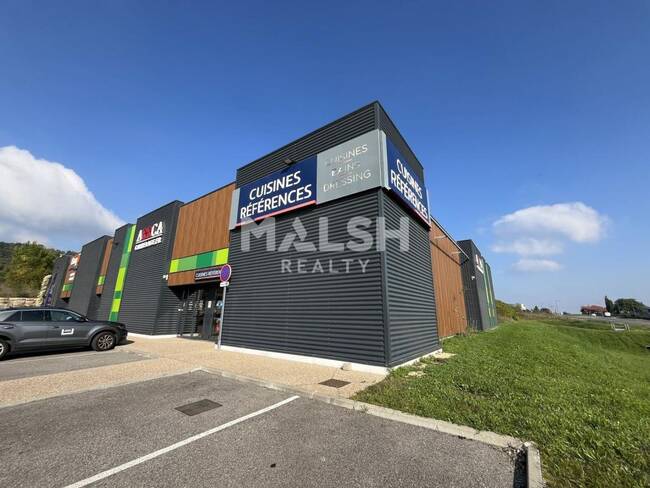 MALSH Realty & Property - Local commercial - Extérieurs NORD (Villefranche / Belleville) - Anse - 1