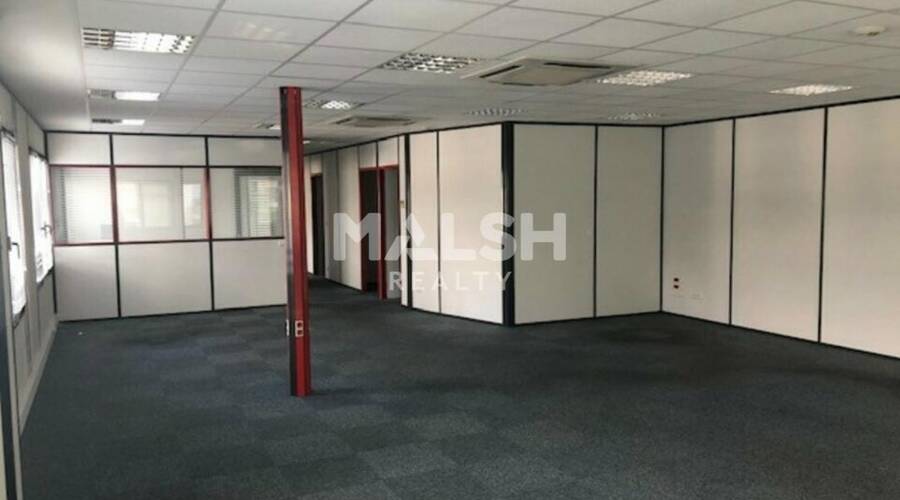 MALSH Realty & Property - Bureau - Extérieurs NORD (Villefranche / Belleville) - Limas - 3