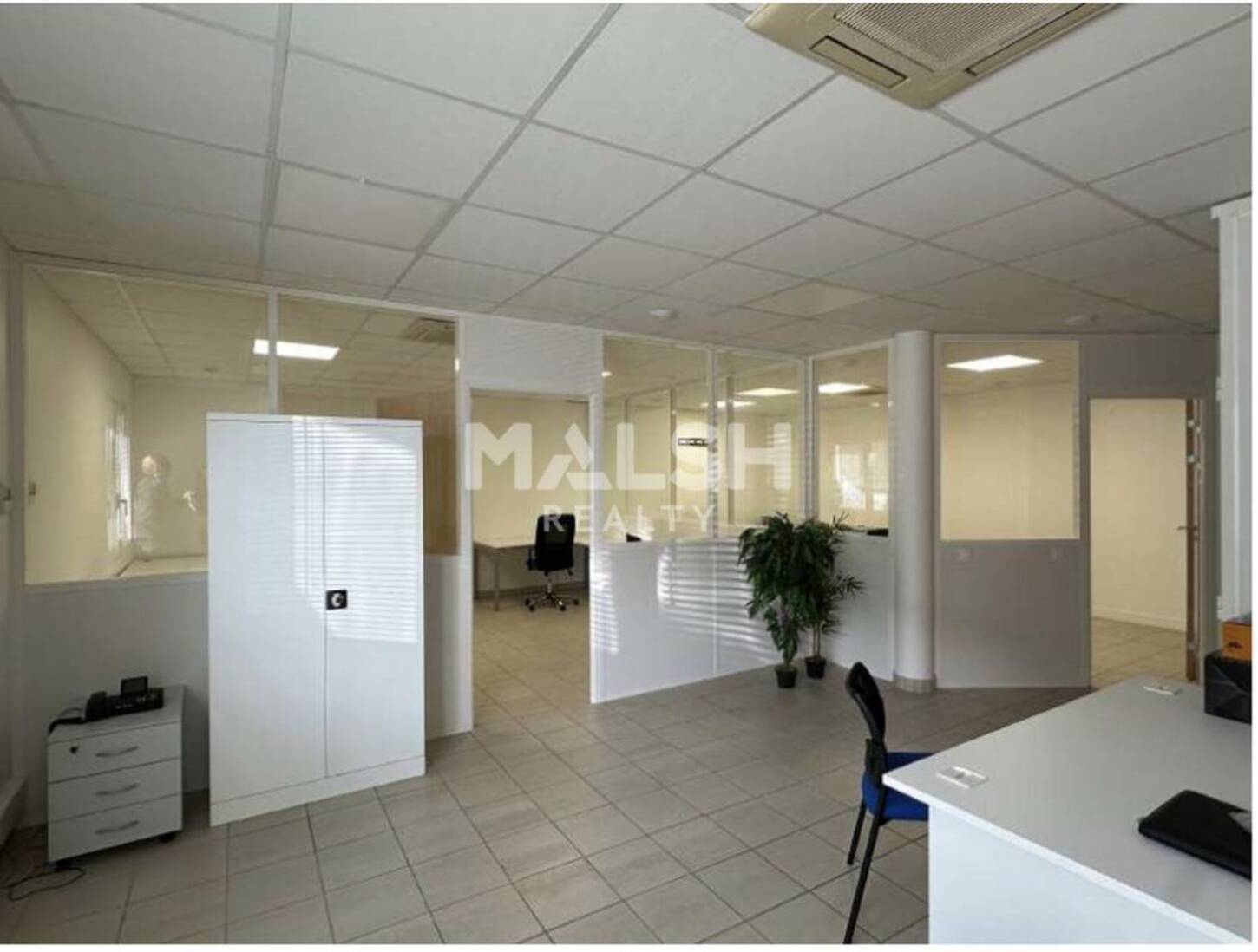 MALSH Realty & Property - Bureau - Extérieurs NORD (Villefranche / Belleville) - Limas - 2