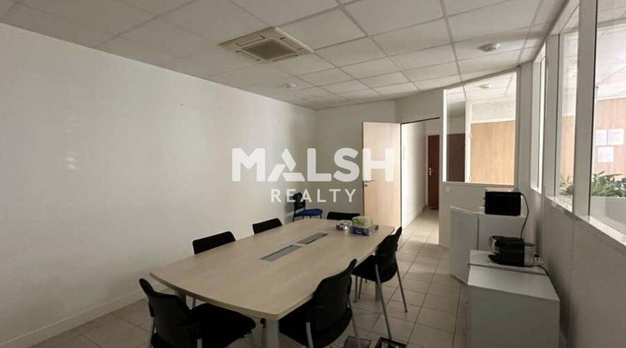 MALSH Realty & Property - Bureau - Extérieurs NORD (Villefranche / Belleville) - Limas - 3