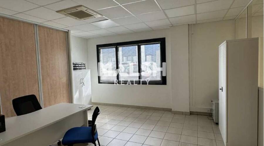 MALSH Realty & Property - Bureau - Extérieurs NORD (Villefranche / Belleville) - Limas - 3