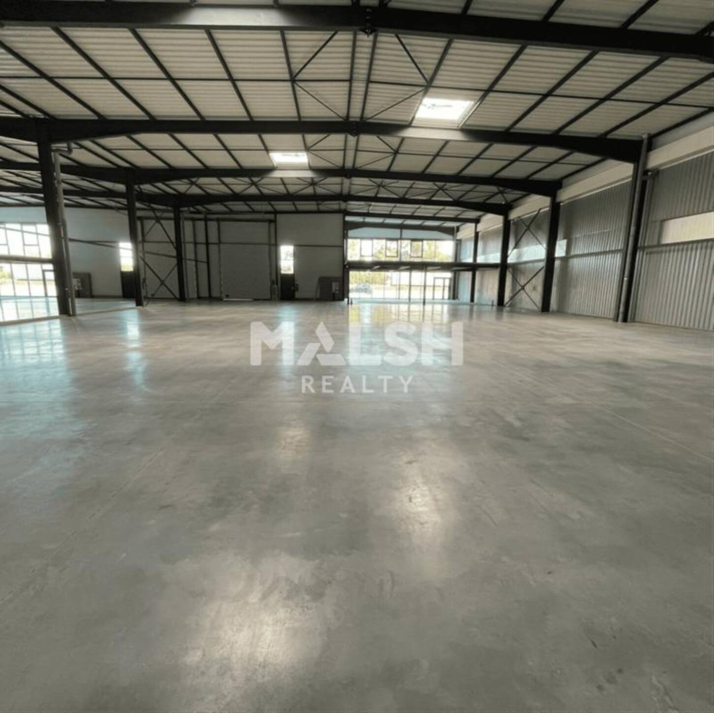 MALSH Realty & Property - Local d'activités - Extérieurs NORD (Villefranche / Belleville) - Amberieux D'azergues - 2