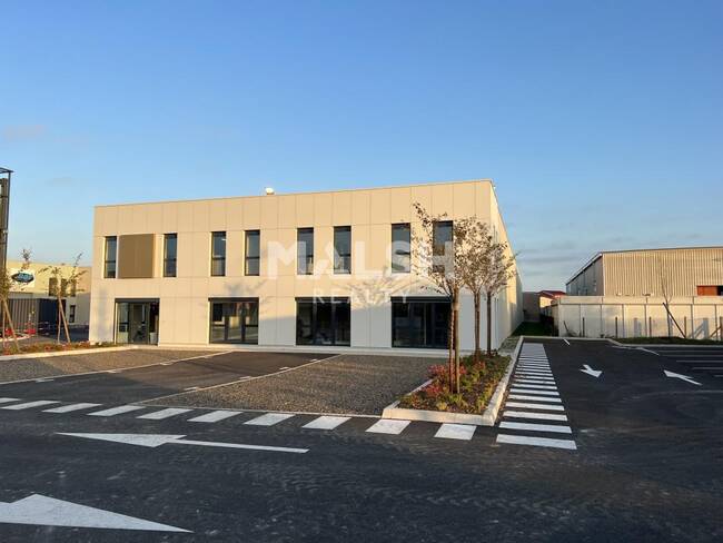 MALSH Realty & Property - Local d'activités - Lyon Nord Est (Rhône Amont) - Décines-Charpieu - 1