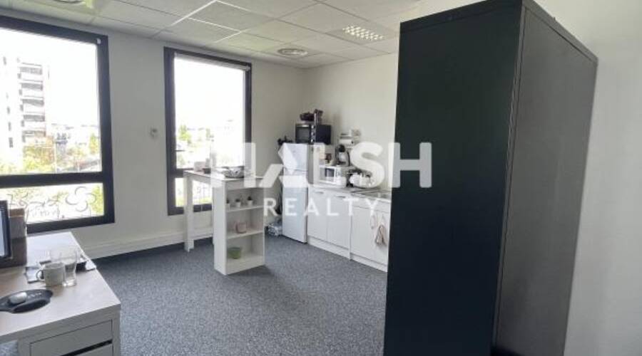 MALSH Realty & Property - Bureau - Lyon EST (St Priest /Mi Plaine/ A43 / Eurexpo) - Saint-Priest - 12