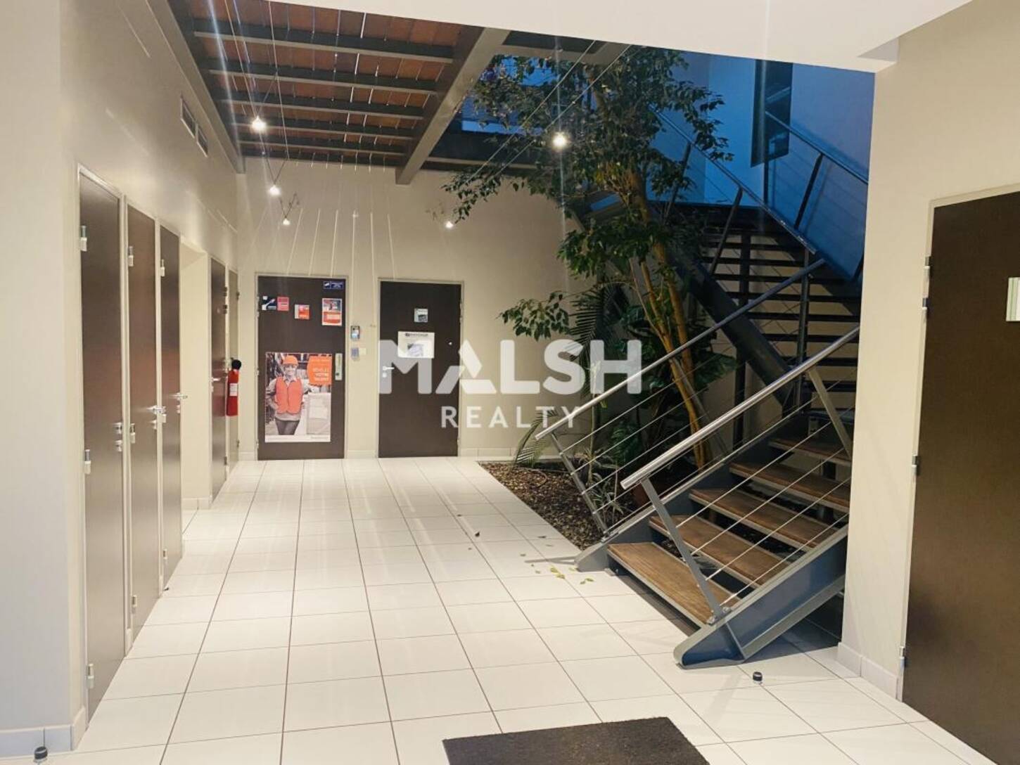 MALSH Realty & Property - Bureau - Extérieurs SUD (Vallée du Rhône) - Chaponnay - 2
