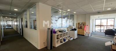 MALSH Realty & Property - Local d'activités - Carré de Soie / Grand Clément / Bel Air - Vaulx-en-Velin - 11