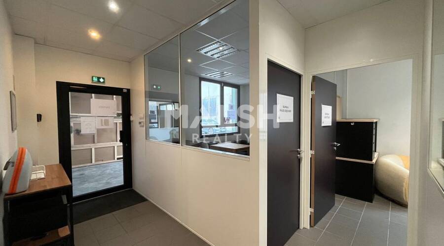 MALSH Realty & Property - Local d'activités - Carré de Soie / Grand Clément / Bel Air - Vaulx-en-Velin - 37