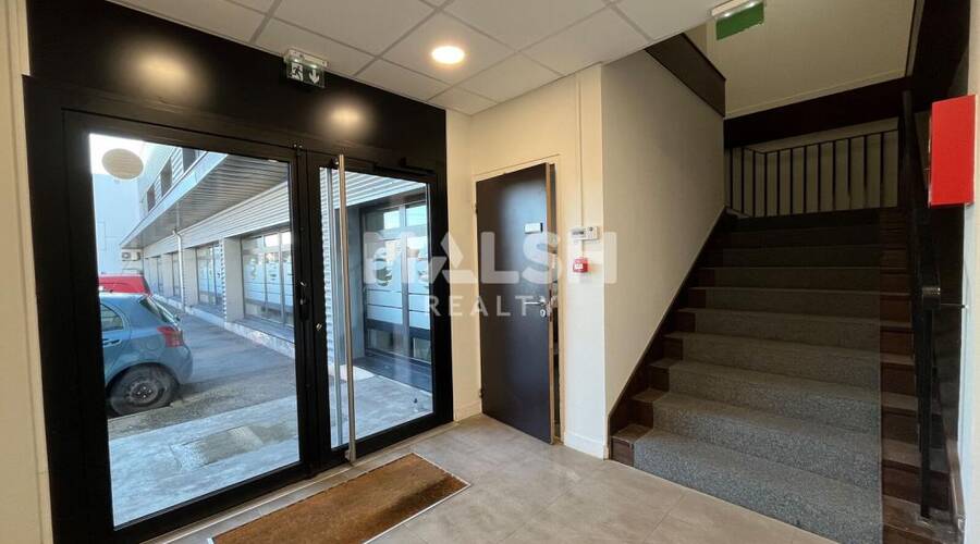 MALSH Realty & Property - Local d'activités - Carré de Soie / Grand Clément / Bel Air - Vaulx-en-Velin - 32