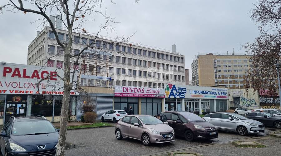 MALSH Realty & Property - Commerce - Lyon EST (St Priest /Mi Plaine/ A43 / Eurexpo) - Bron - MD_