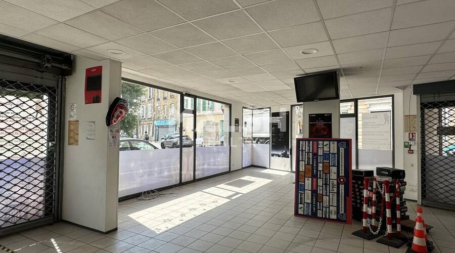 MALSH Realty & Property - Local commercial - Extérieurs NORD (Villefranche / Belleville) - Villefranche-sur-Saône - 1