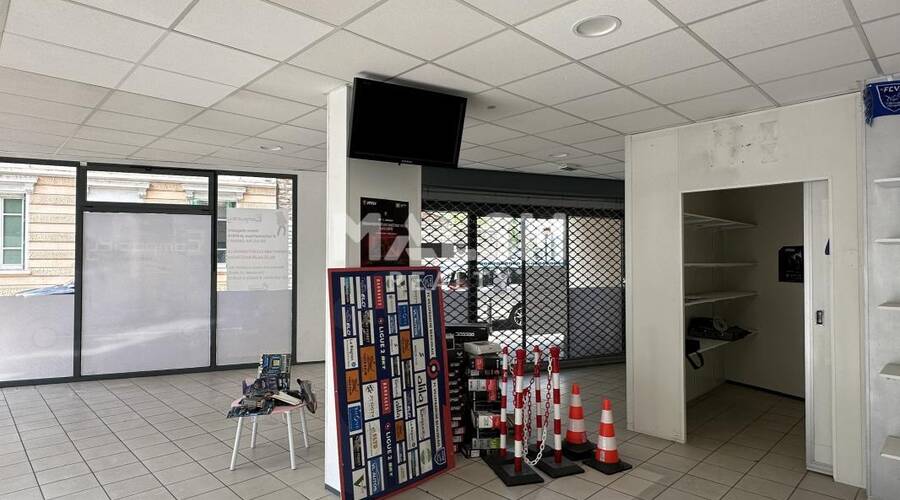 MALSH Realty & Property - Local commercial - Extérieurs NORD (Villefranche / Belleville) - Villefranche-sur-Saône - 4