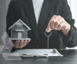 MALSH Realty & Property - article-baux-en-immobilier-entreprise-cle-signature-local-commercial-professionnel-commerce-activite-bureaux-logistique-expertise-texte-contrat