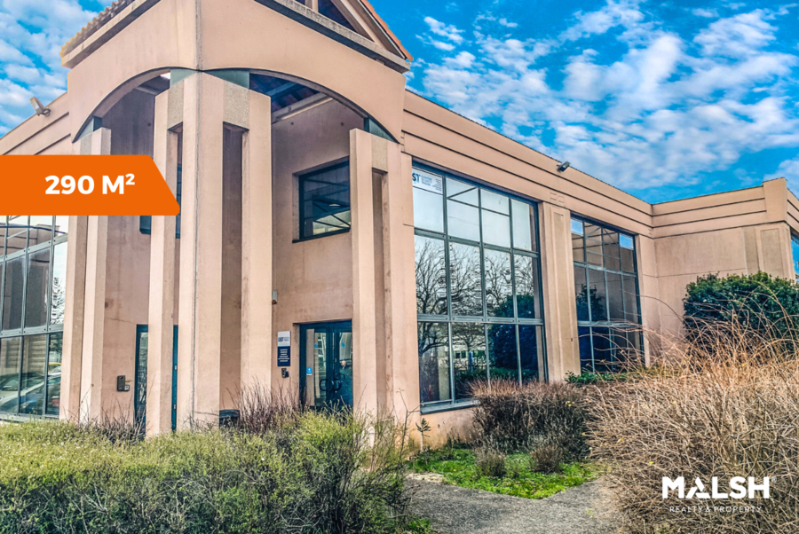 MALSH Realty & Property - LOCAL-LOCATION-GSE-BUREAUX-BRON-ZONE-INDUSTRIELLE-DEUX-ETAGES-SURFACE-EXTERIEUR-VITRE-FACADE-ENTREPRISE